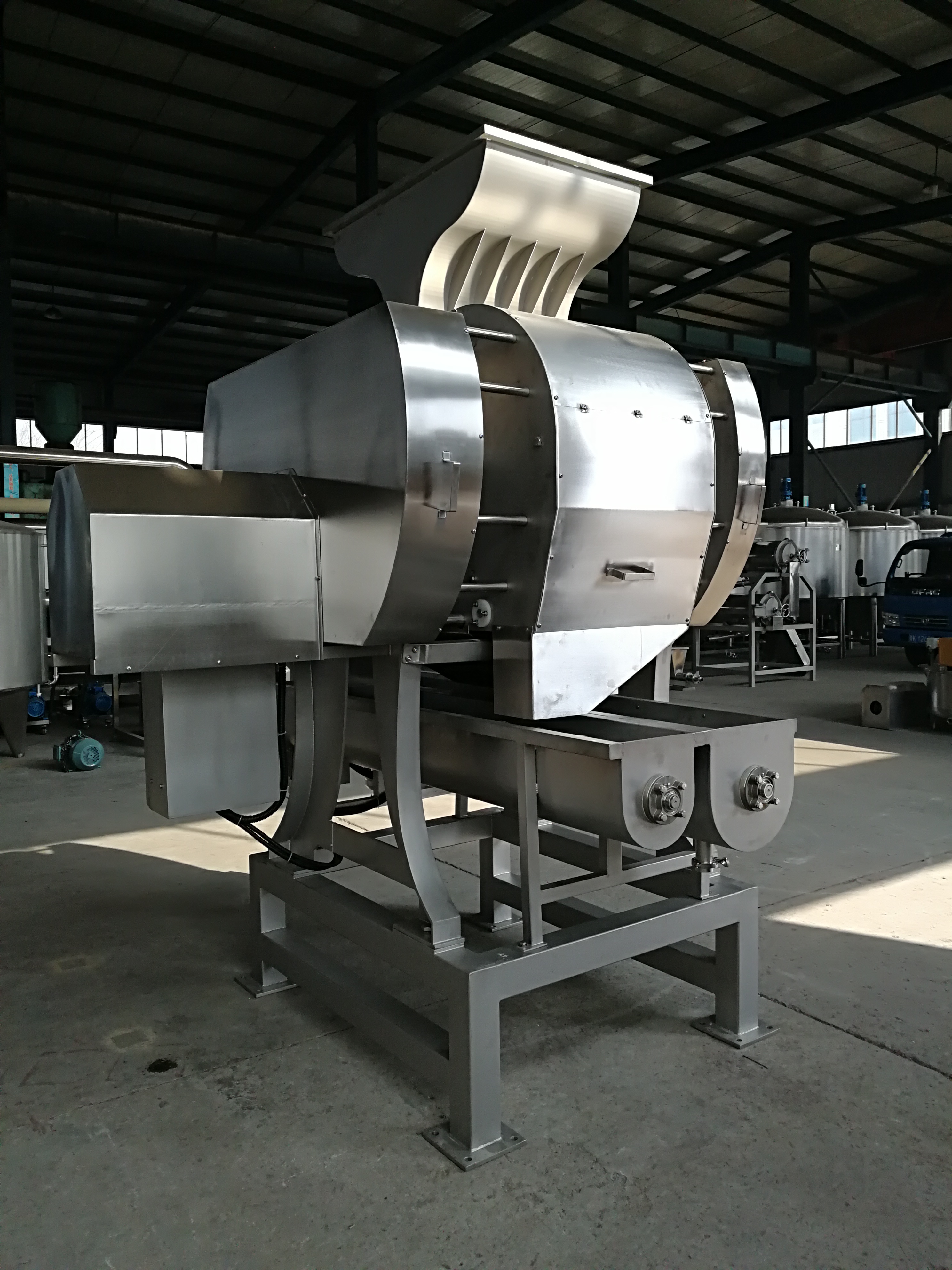 Industrial lemon juice extracting & extractor machine
